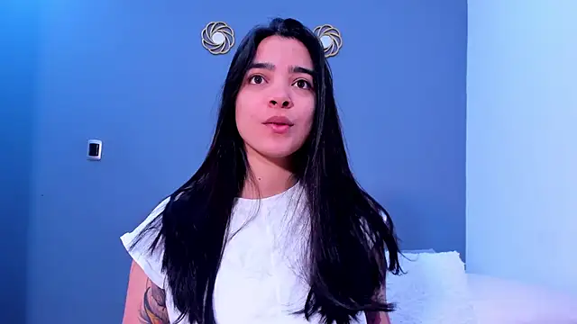 Snapshot of KamilaBetancourt chatting on July 4, 2026, 12:43 pm KamilaBetancourt online show from July 4, 2026, 12:43 pm