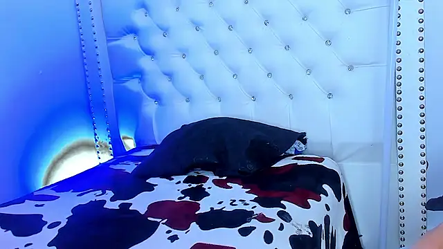 Snapshot of Latin_Boyss_ chatting on November 17, 2025, 9:57 am Latin Boyss online show from November 17, 2025, 9:57 am