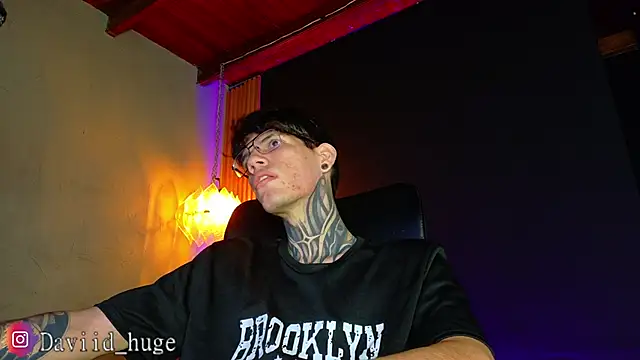 Snapshot of david_huge chatting on June 13, 2026, 8:34 am david huge online show from June 13, 2026, 8:34 am