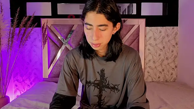 Snapshot of ryo_light chatting on May 19, 2026, 8:38 pm ryo light online show from May 19, 2026, 8:38 pm