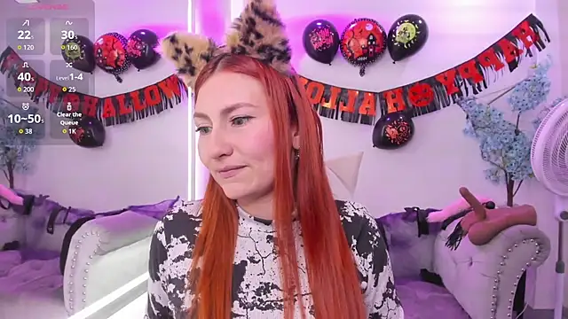 Snapshot of Alicia_leclair chatting on November 1, 2025, 8:03 pm Alicia leclair online show from November 1, 2025, 8:03 pm