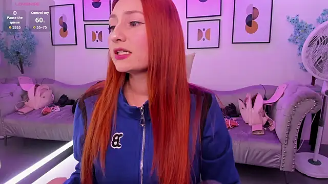 Snapshot of Alicia_leclair chatting on November 3, 2025, 7:39 pm Alicia leclair online show from November 3, 2025, 7:39 pm