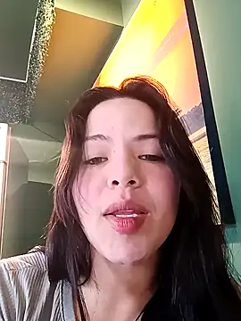 Snapshot of avril_vinn chatting on November 14, 2025, 7:06 pm avril vinn online show from November 14, 2025, 7:06 pm