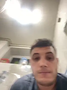 Snapshot of kisspussy1993 chatting on November 10, 2025, 5:12 am kisspussy1993 online show from November 10, 2025, 5:12 am