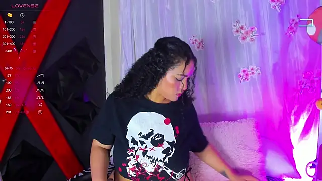 Snapshot of ivonne_diaz1 chatting on June 4, 2026, 7:51 pm ivonne diaz1 online show from June 4, 2026, 7:51 pm