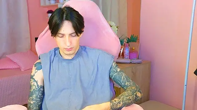 Martin Jin online show from October 19, 2025, 1:14 pm