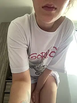 Snapshot of Megan_colsom chatting on October 27, 2025, 8:43 pm Megan colsom online show from October 27, 2025, 8:43 pm