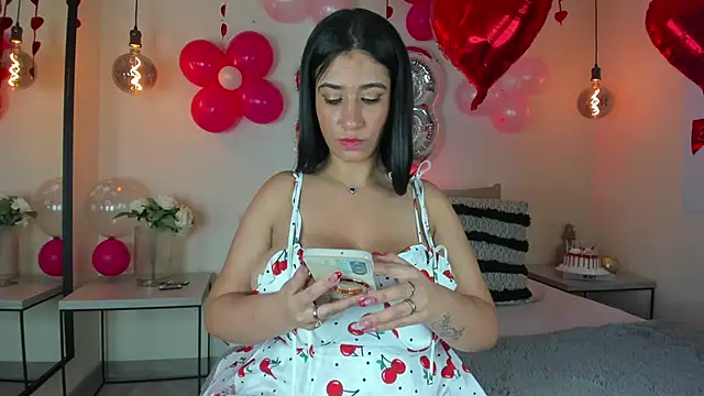 Snapshot of Samantha_hotly chatting on June 12, 2026, 1:36 am Samantha hotly online show from June 12, 2026, 1:36 am