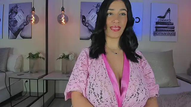 Snapshot of Samantha_hotly chatting on June 10, 2026, 8:04 am Samantha hotly online show from June 10, 2026, 8:04 am