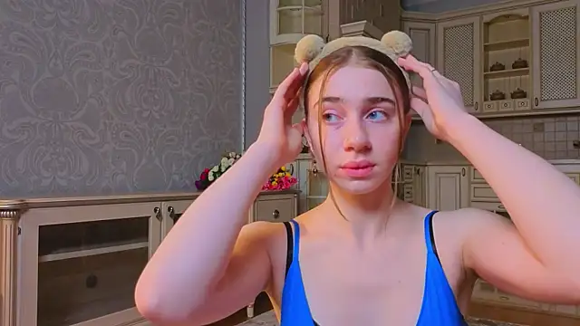 EadlinGillim online show from September 18, 2025, 3:09 am