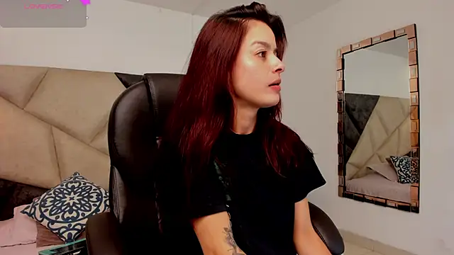 valerieMattson online show from November 20, 2025, 5:57 pm