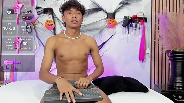 Snapshot of MilthonDelis chatting on October 31, 2025, 4:31 am MilthonDelis online show from October 31, 2025, 4:31 am