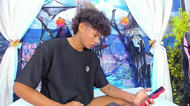 Snapshot of MilthonDelis chatting on October 22, 2025, 3:28 am MilthonDelis online show from October 22, 2025, 3:28 am