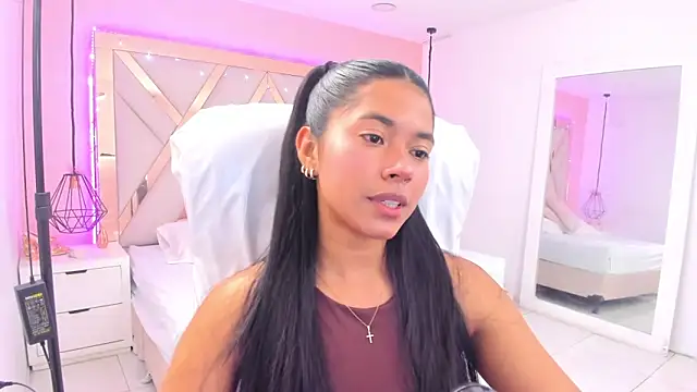 samantaa shy online show from March 19, 2026, 1:27 am