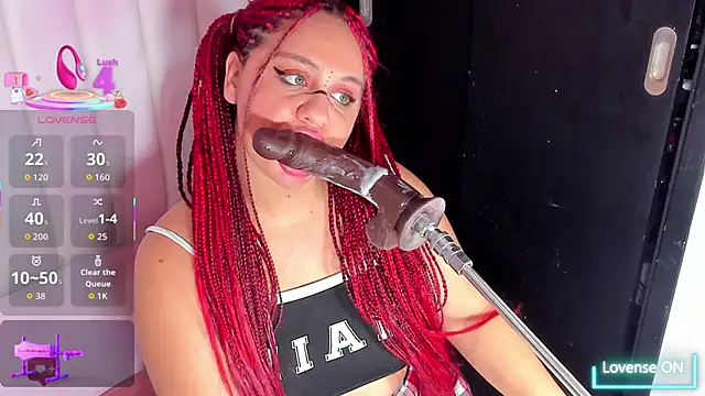 Snapshot of sharlotthe_bigass chatting on November 5, 2025, 11:52 pm sharlotthe bigass online show from November 5, 2025, 11:52 pm