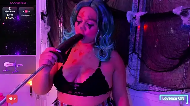 Snapshot of sharlotthe_bigass chatting on October 10, 2025, 3:29 am sharlotthe bigass online show from October 10, 2025, 3:29 am