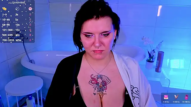 Snapshot of bluelunaray chatting on November 22, 2025, 10:25 am bluelunaray online show from November 22, 2025, 10:25 am