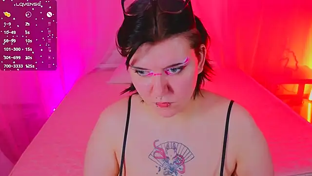 Snapshot of bluelunaray chatting on November 26, 2025, 11:10 am bluelunaray online show from November 26, 2025, 11:10 am