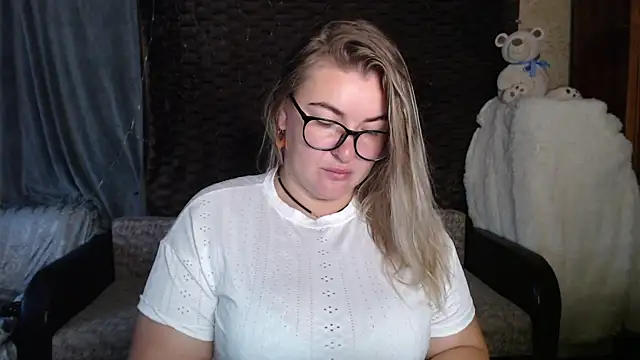 NikaSkylink online show from October 20, 2025, 3:52 am