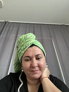 Snapshot of Liza_Will chatting on March 18, 2026, 7:44 am Liza Will online show from March 18, 2026, 7:44 am