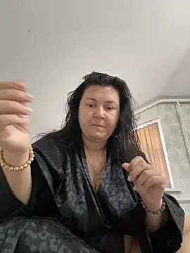 Liza Will online show from October 27, 2025, 5:52 am