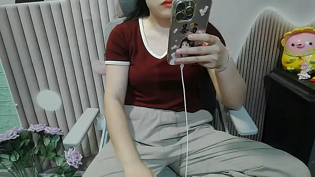 Emachiii online show from October 9, 2025, 1:06 am