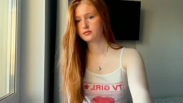 Snapshot of LuxXAngel chatting on August 7, 2026, 11:55 pm LuxXAngel online show from August 7, 2026, 11:55 pm