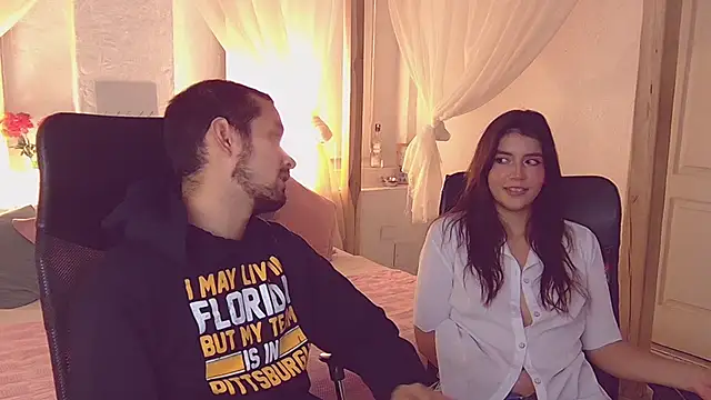 Snapshot of Laila_asher chatting on October 18, 2025, 3:19 am Laila asher online show from October 18, 2025, 3:19 am