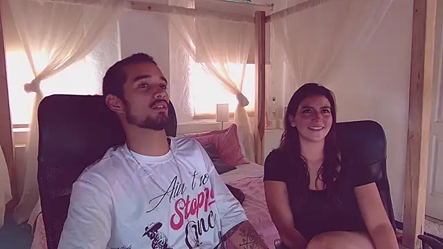 Snapshot of Laila_asher chatting on October 15, 2025, 8:28 pm Laila asher online show from October 15, 2025, 8:28 pm