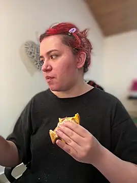 Noa Todokoro online show from November 10, 2025, 3:06 pm