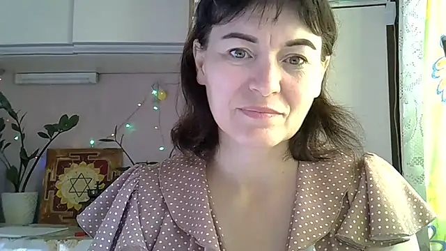 Snapshot of Krystal_82 chatting on September 23, 2025, 10:55 am Krystal 82 online show from September 23, 2025, 10:55 am