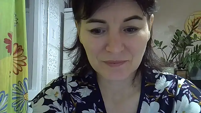 Snapshot of Krystal_82 chatting on November 14, 2025, 4:43 pm Krystal 82 online show from November 14, 2025, 4:43 pm