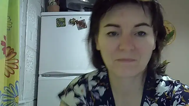 Snapshot of Krystal_82 chatting on November 15, 2025, 5:44 am Krystal 82 online show from November 15, 2025, 5:44 am