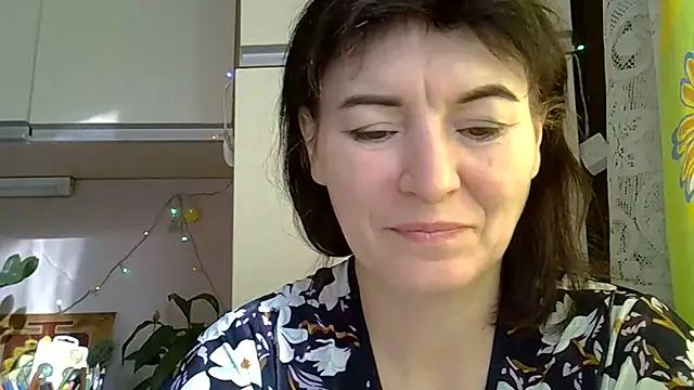 Snapshot of Krystal_82 chatting on October 18, 2025, 8:49 am Krystal 82 online show from October 18, 2025, 8:49 am