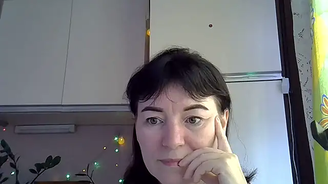 Snapshot of Krystal_82 chatting on September 24, 2025, 6:09 am Krystal 82 online show from September 24, 2025, 6:09 am