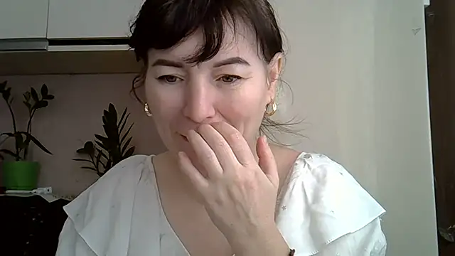 Krystal 82 online show from February 7, 2026, 8:55 am