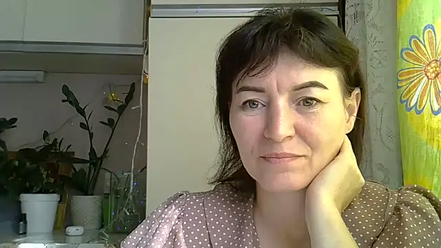 Snapshot of Krystal_82 chatting on September 10, 2025, 8:24 am Krystal 82 online show from September 10, 2025, 8:24 am