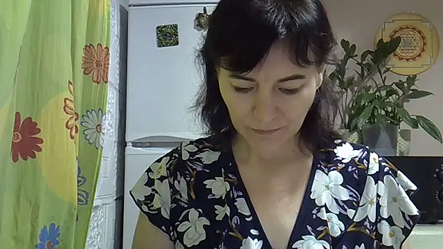 Snapshot of Krystal_82 chatting on November 26, 2025, 5:24 pm Krystal 82 online show from November 26, 2025, 5:24 pm