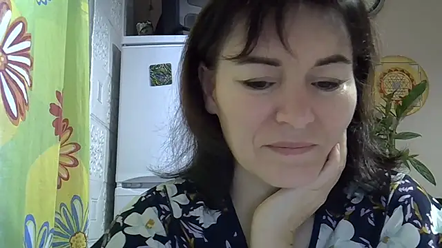 Snapshot of Krystal_82 chatting on November 22, 2025, 7:29 am Krystal 82 online show from November 22, 2025, 7:29 am