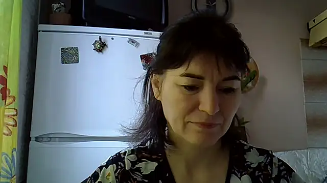 Snapshot of Krystal_82 chatting on November 19, 2025, 8:47 am Krystal 82 online show from November 19, 2025, 8:47 am