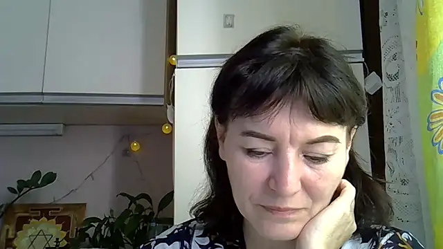 Snapshot of Krystal_82 chatting on October 1, 2025, 6:51 am Krystal 82 online show from October 1, 2025, 6:51 am