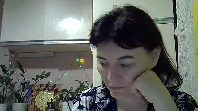 Snapshot of Krystal_82 chatting on October 2, 2025, 5:38 pm Krystal 82 online show from October 2, 2025, 5:38 pm