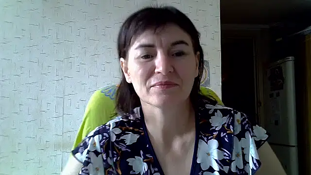 Snapshot of Krystal_82 chatting on September 12, 2025, 8:03 am Krystal 82 online show from September 12, 2025, 8:03 am