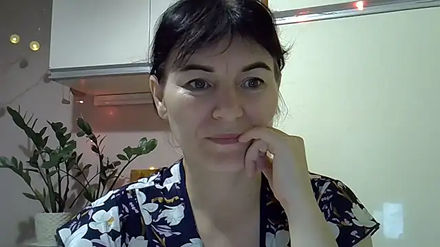 Snapshot of Krystal_82 chatting on October 24, 2025, 10:20 pm Krystal 82 online show from October 24, 2025, 10:20 pm