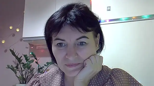 Snapshot of Krystal_82 chatting on October 11, 2025, 7:48 pm Krystal 82 online show from October 11, 2025, 7:48 pm