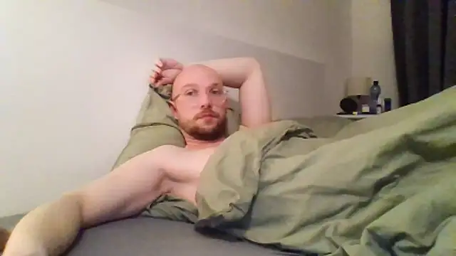 Mrlarox online show from March 13, 2026, 5:29 pm