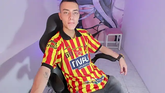 Snapshot of Dereck_Boy8 chatting on November 7, 2025, 7:40 pm Dereck Boy8 online show from November 7, 2025, 7:40 pm