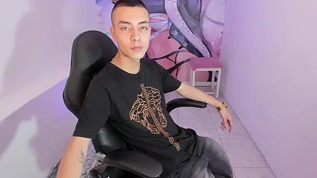 Snapshot of Dereck_Boy8 chatting on November 6, 2025, 7:51 pm Dereck Boy8 online show from November 6, 2025, 7:51 pm