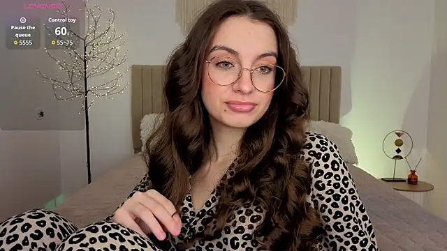 Snapshot of Real_cutie1 chatting on May 30, 2026, 1:06 pm Real cutie1 online show from May 30, 2026, 1:06 pm