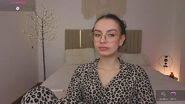 Real cutie1 online show from May 1, 2026, 12:54 pm
